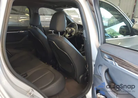 2017 BMW X1 xDrive28I z USA, uszkodzony, nr VIN WBXHT3C31H5F72166